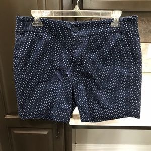 Chaps Size (6) Women’s shorts, Navy blue/white